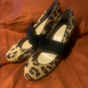 Leopard pumps